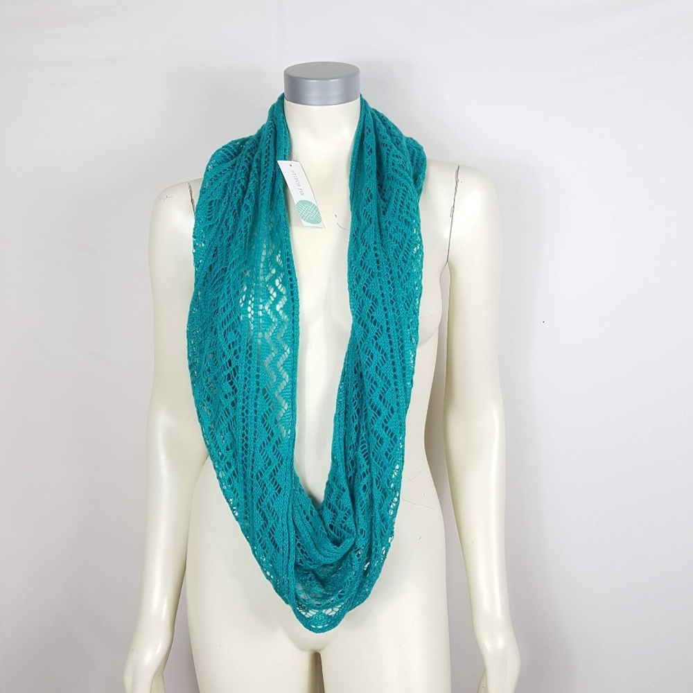 Stitch Fix Octavia Joanna Crochet Knit Infinity Scarf NWT